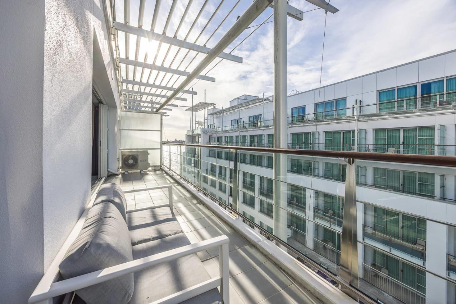 Beautiful Renovated 2 X Bdrm,Perfect Location Apartment Auckland Exterior photo